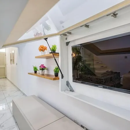 Lovely With Terrace In Ta Xbiex Feriehus Santa Vennera