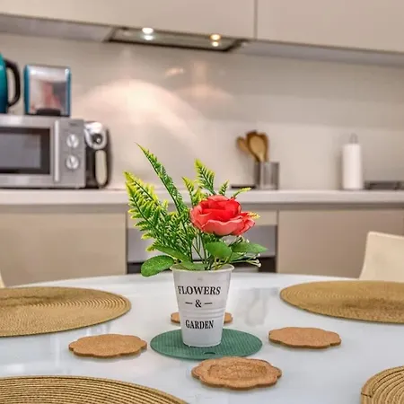 Feriehus Lovely With Terrace In Ta Xbiex Santa Vennera