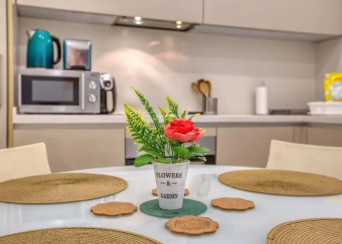 Feriehus Lovely With Terrace In Ta Xbiex Santa Vennera