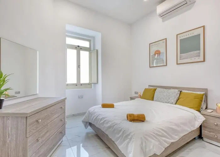 Feriehus Lovely With Terrace In Ta Xbiex *