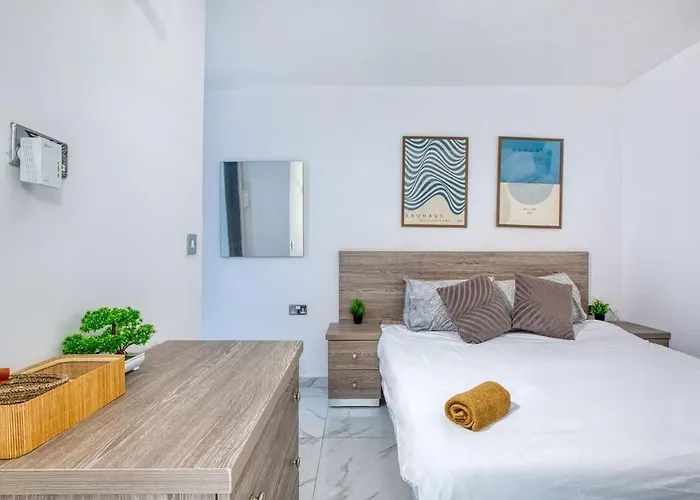 Lovely With Terrace In Ta Xbiex Feriehus *