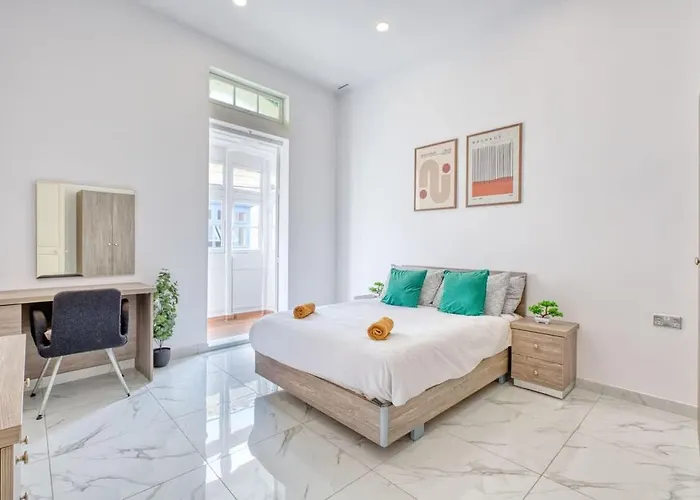 Feriehus Lovely With Terrace In Ta Xbiex *