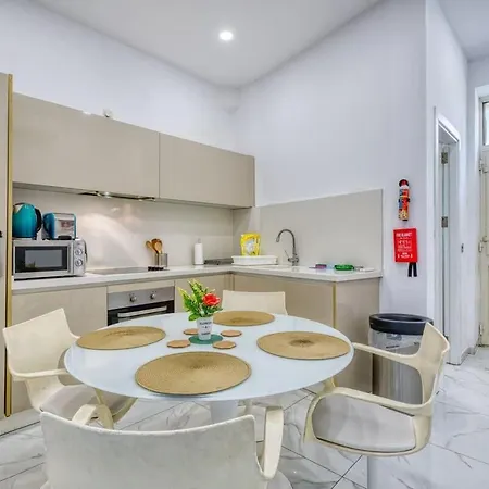 Lovely With Terrace In Ta Xbiex * Santa Vennera