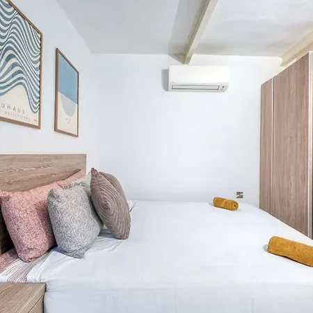 בית נופש Lovely With Terrace In Ta Xbiex Santa Vennera