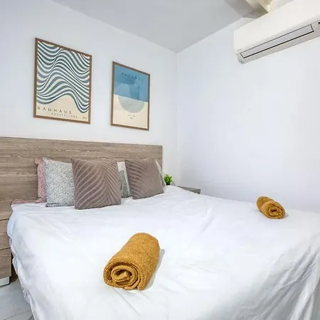 Lovely With Terrace In Ta Xbiex * Santa Vennera