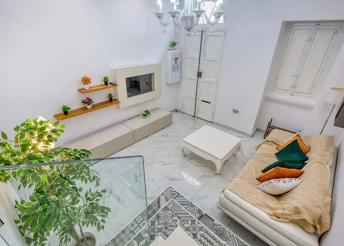 Lovely With Terrace In Ta Xbiex בית נופש Santa Vennera