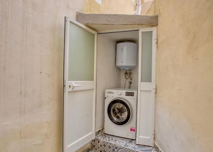 בית נופש Lovely With Terrace In Ta Xbiex