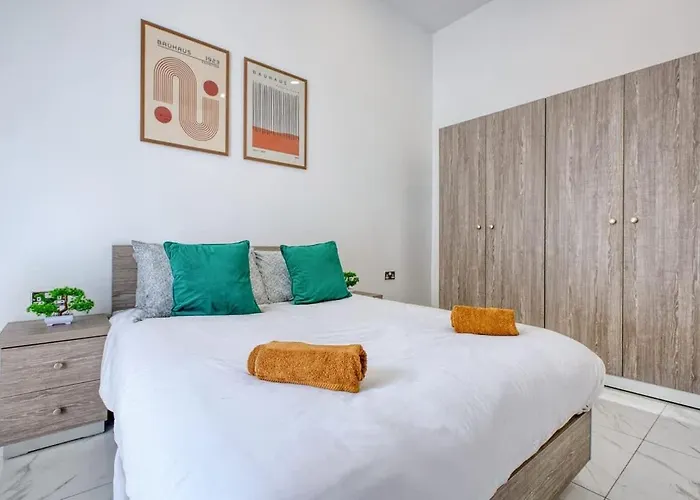 Lovely With Terrace In Ta Xbiex בית נופש *