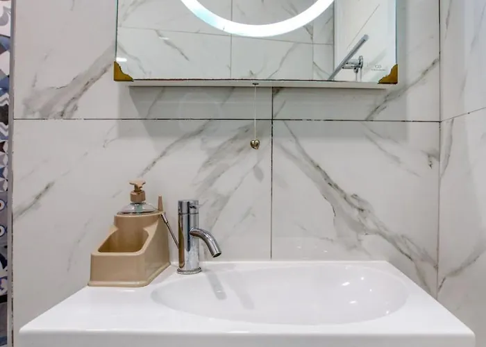 Lovely With Terrace In Ta Xbiex * Santa Vennera